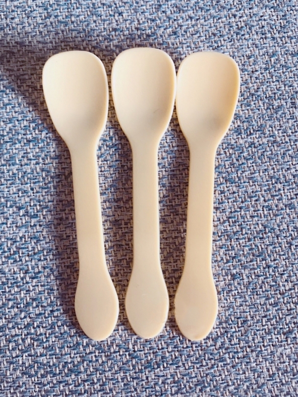 Evahair Five Pieces of Yellow Makeup Digging Spoon