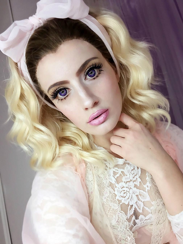 Blonde Ombre Color Medium Length Wavy Bob Synthetic Lace Front Wig