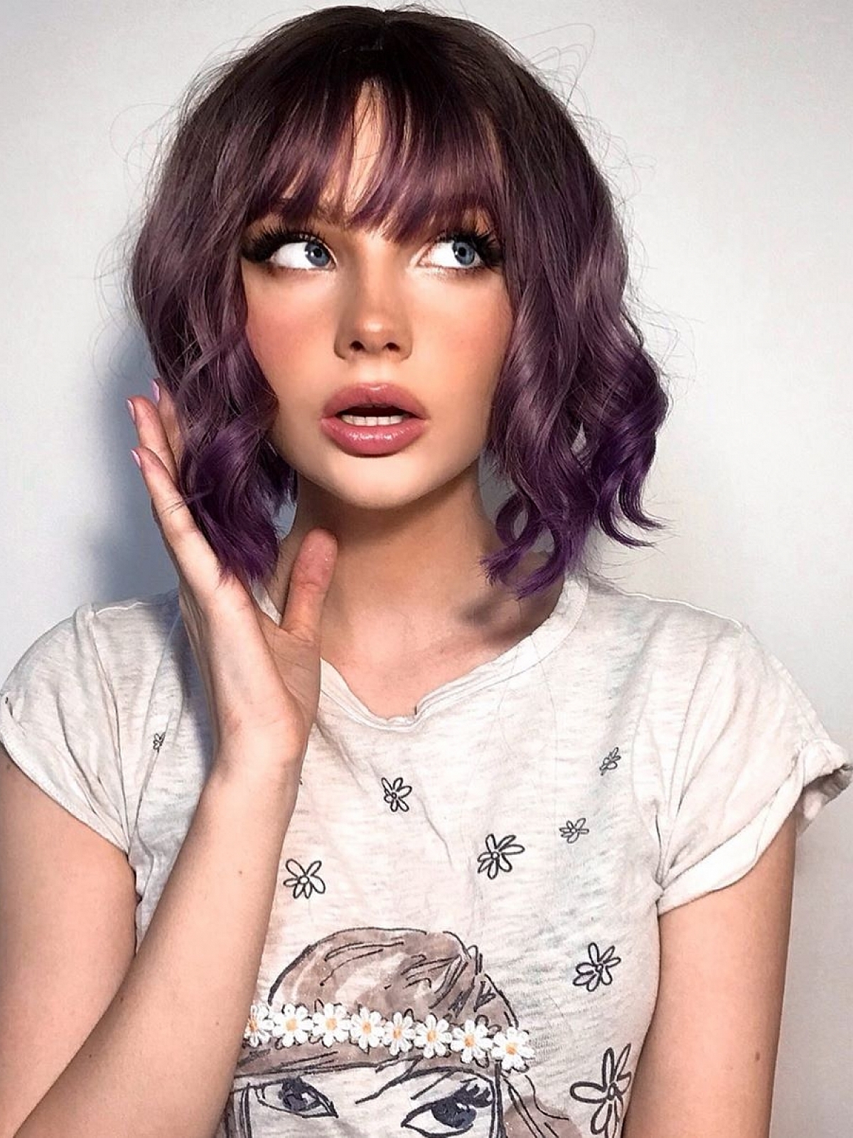 Rouge Mix Purple Wavy Bob Synthetic Capless Wigs with Wispy Bangs